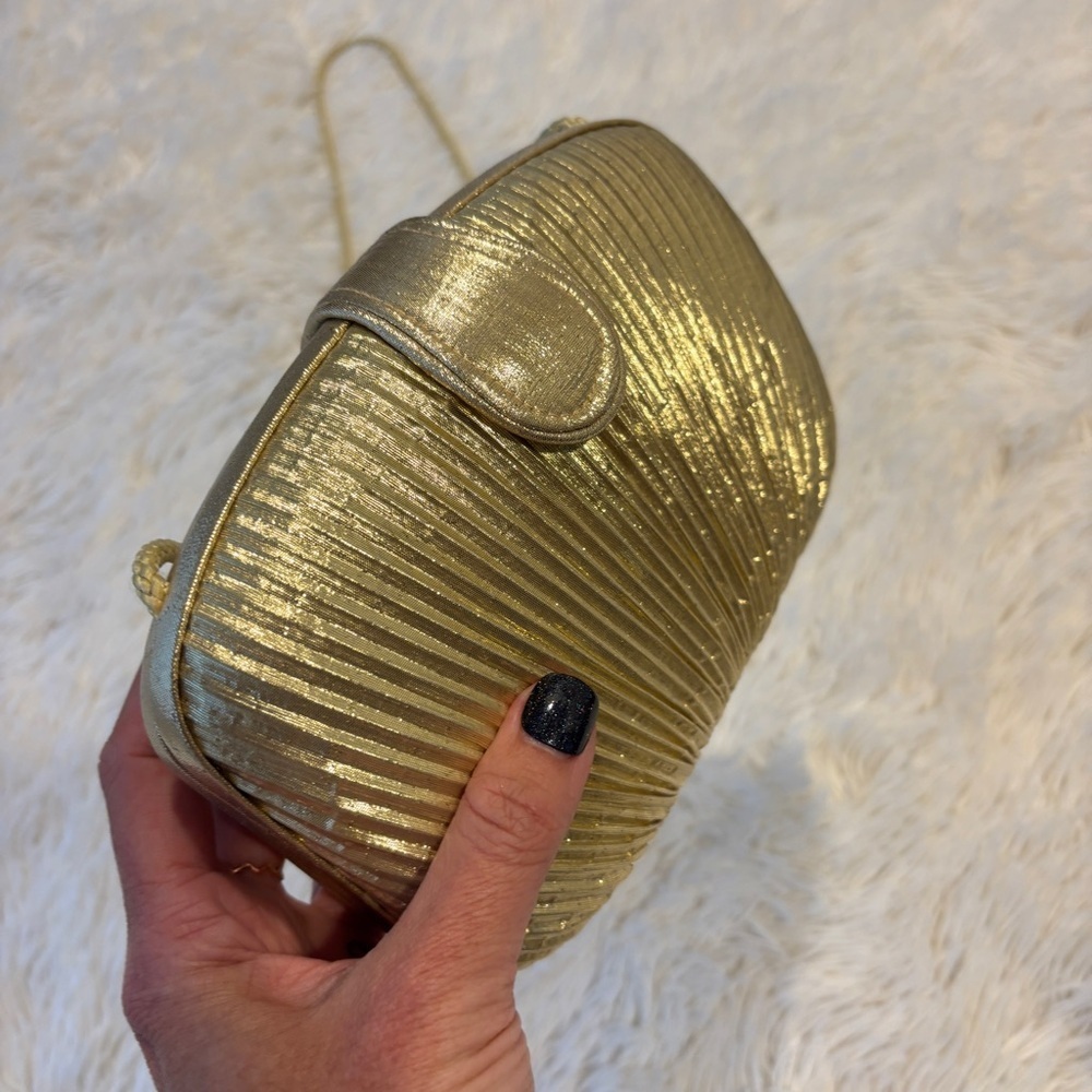 Y&S Original Vintage Rare Clam Shell Shape Gold  Evening crossbody purse
